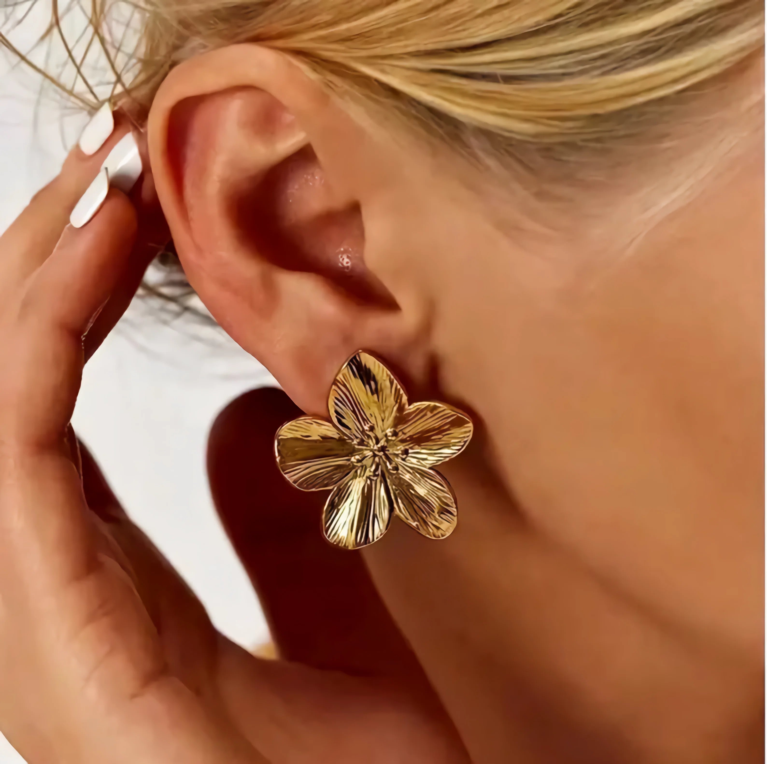 Boucles d’oreilles fantaisie bohème dorées – Bijoux tendance femme.